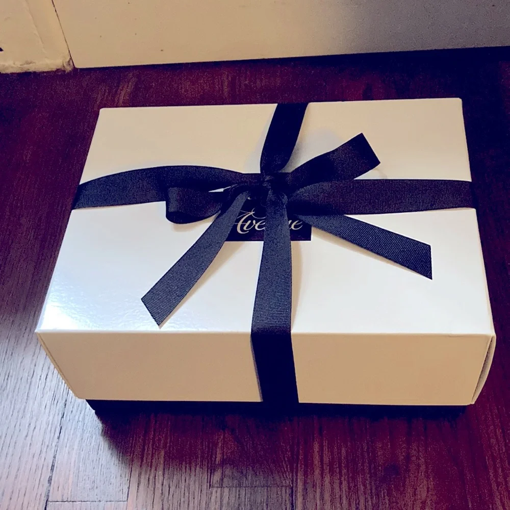 NWT: Authentic Saks Fifth Avenue gift box (no product)
